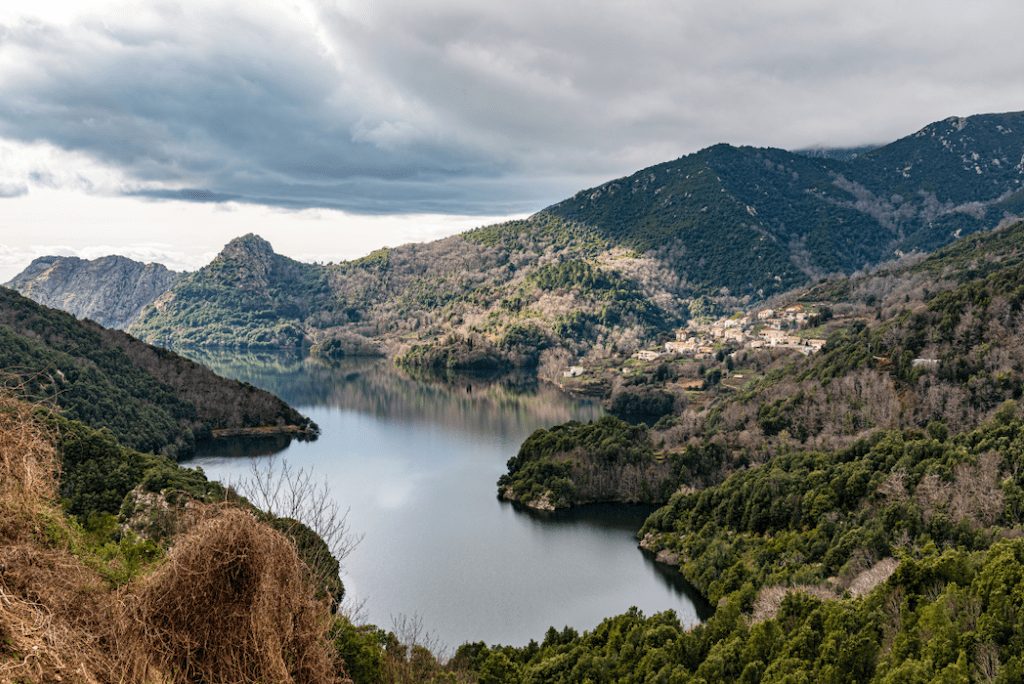 lac tolla que voir corse du sud