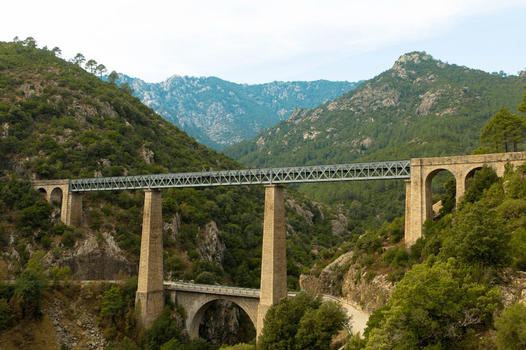 train visiter corse