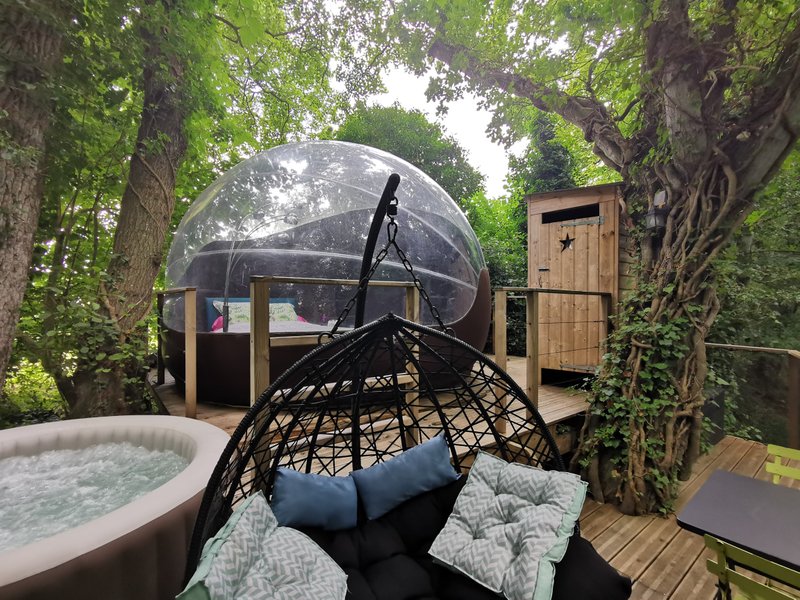 bulle transparente logement insolite bretagne