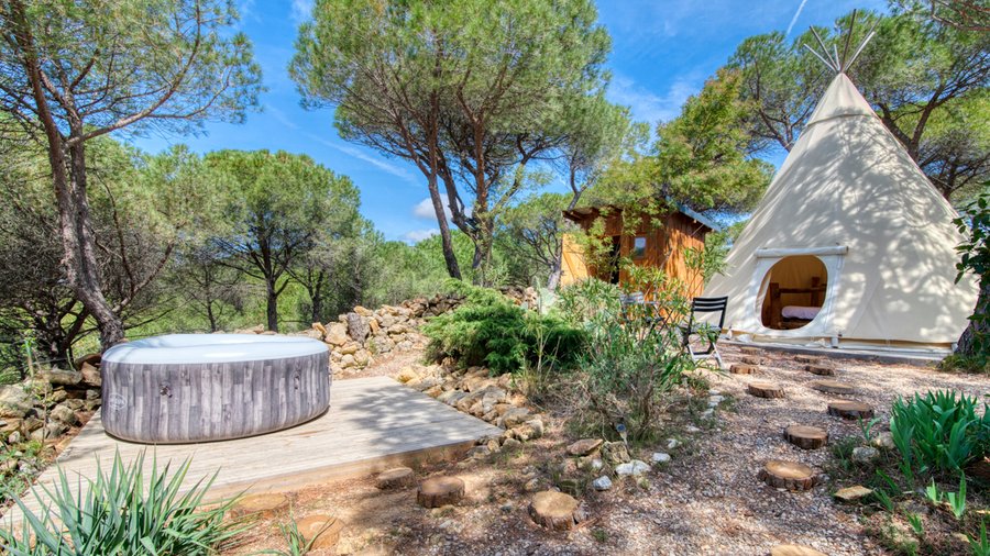 tipi logements insolites occitanie