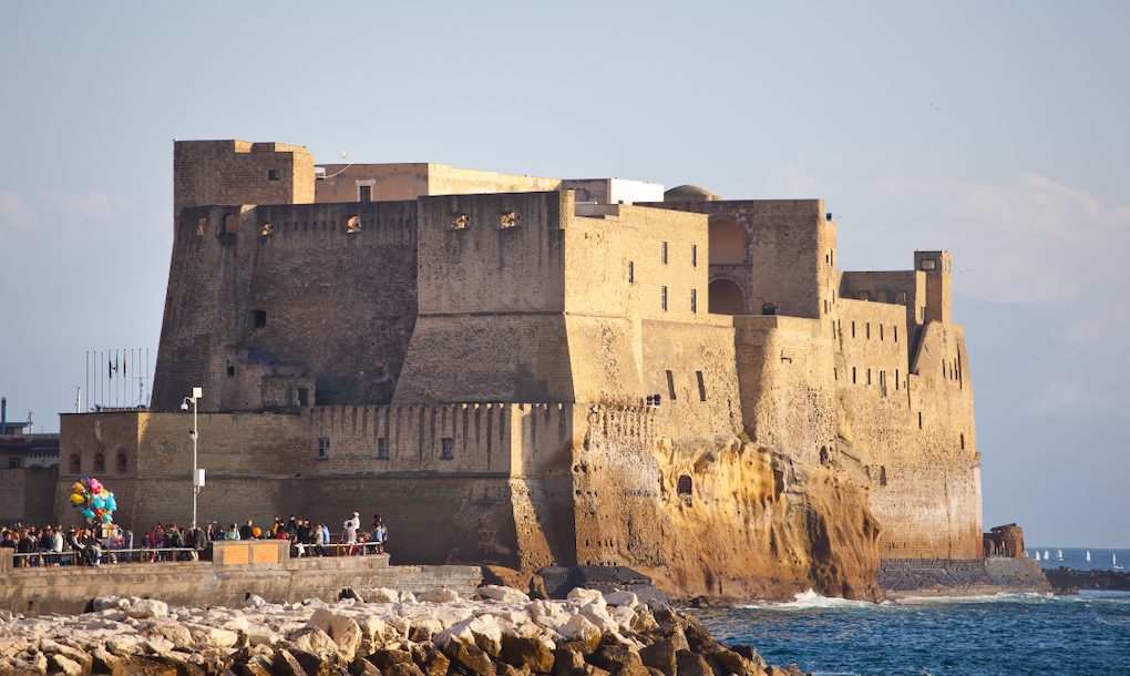 castel dellovo visiter naples