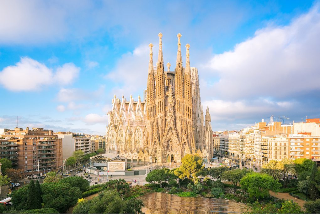 sagrada familia city pas barcelone