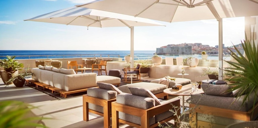 hotel excelsior