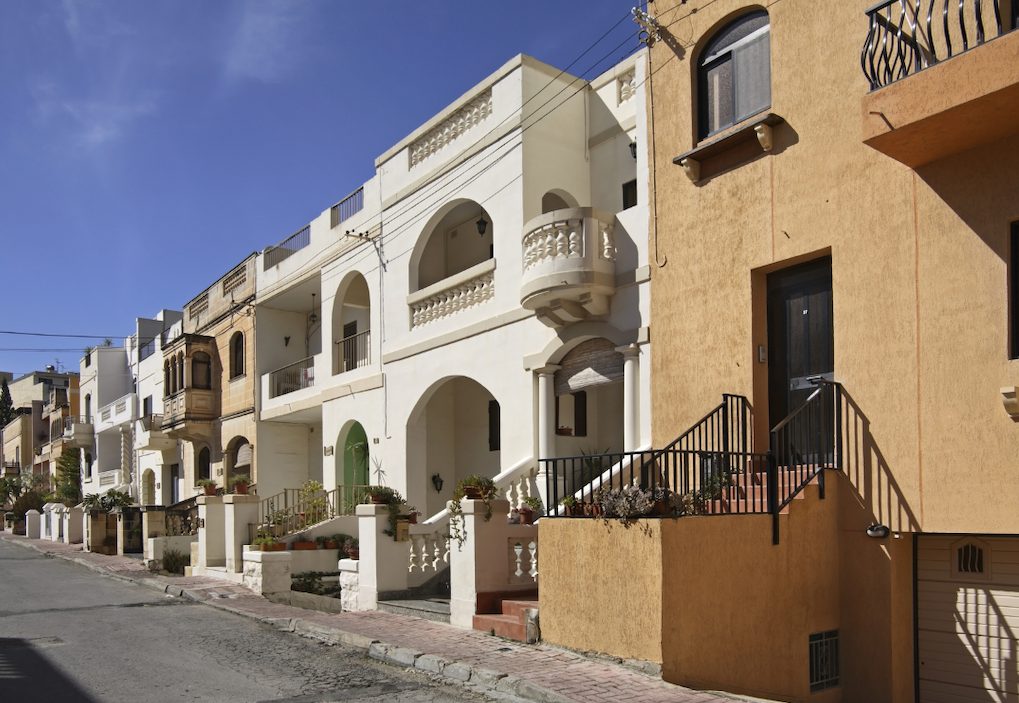 quartier bugibba ou loger a malte