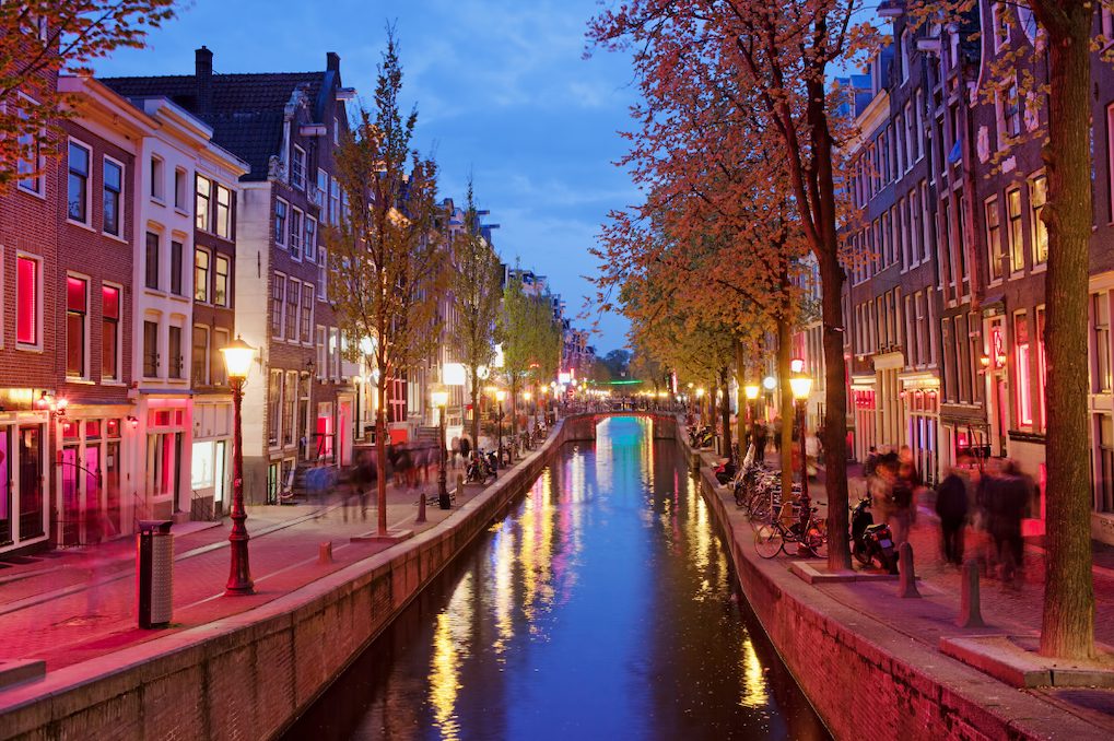 quartier rouge ou loger a amsterdam
