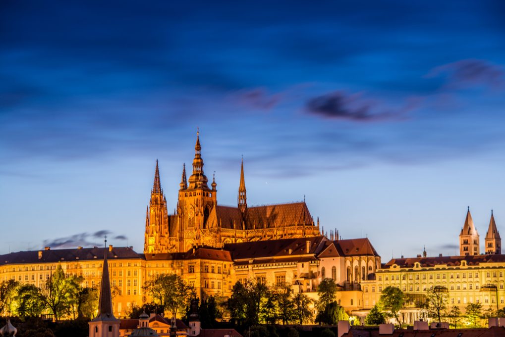 chateau prague nuit